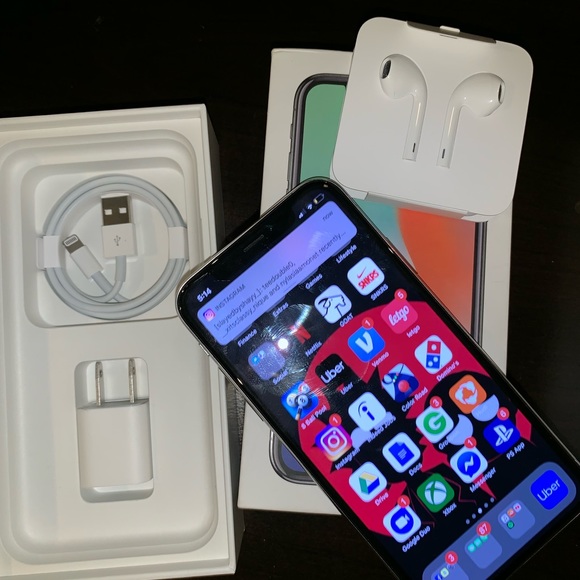 IPHONE X - Picture 3 of 3